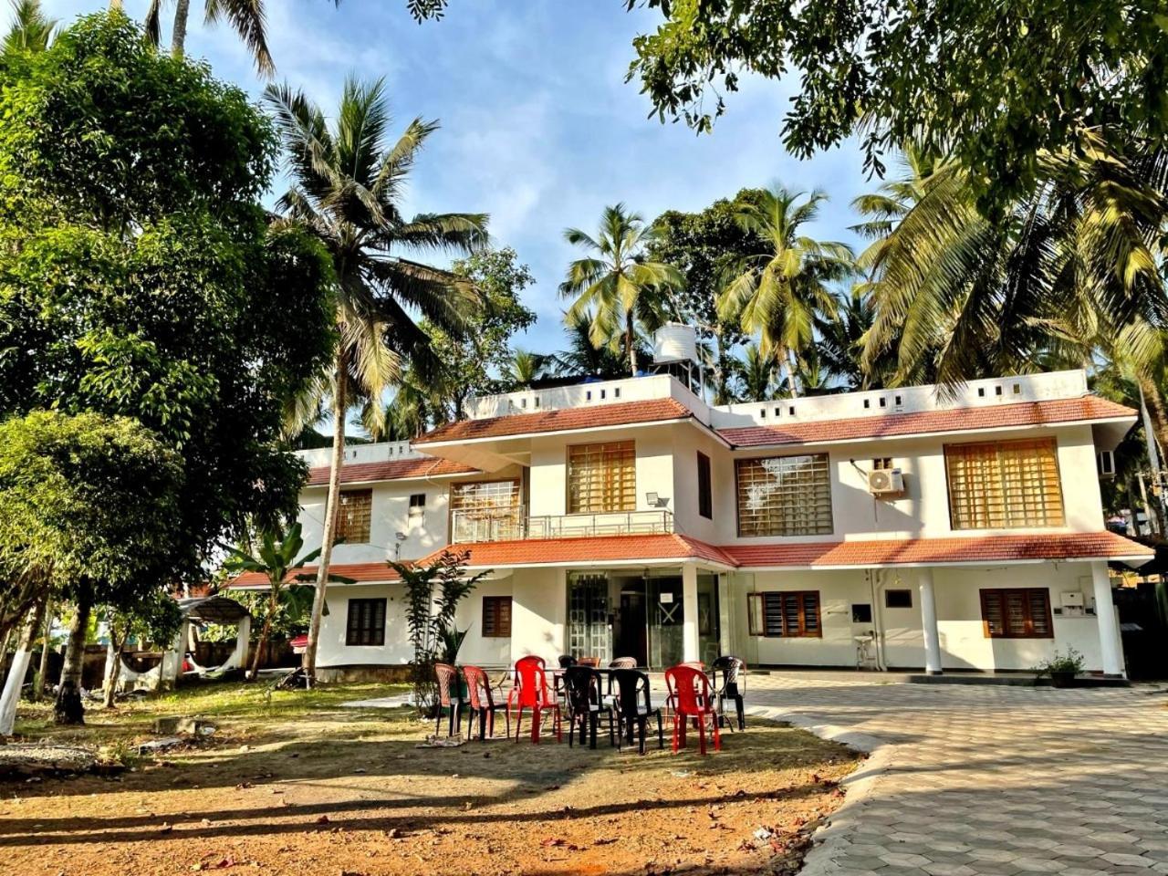 Somatheertham Resort Thiruvananthapuram Zewnętrze zdjęcie